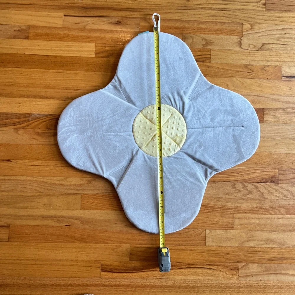 Bloomingbath foam for infant bath Baby bath flower foam gray yellow 29”